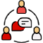 Icône représentant trois personnes interconnectées par des lignes rouges et une bulle de dialogue, illustrant la collaboration efficace et les échanges entre les clients et Pyramids Digital, agence web à Lille spécialisée en communication digitale.
