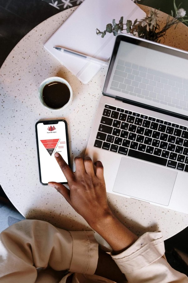 SEO mobile à Lille – Analyse des performances sur smartphone Optimisation SEO sur mobile à Lille – Analyse des performances digitales avec Pyramids Digital